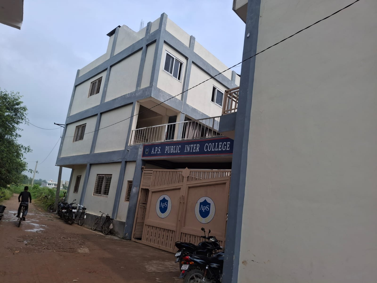 A.P.S Public Inter College campus building